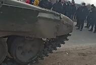Rosjanie chcieli wjechać do miasta czołgiem. Zatrzymała ich policja